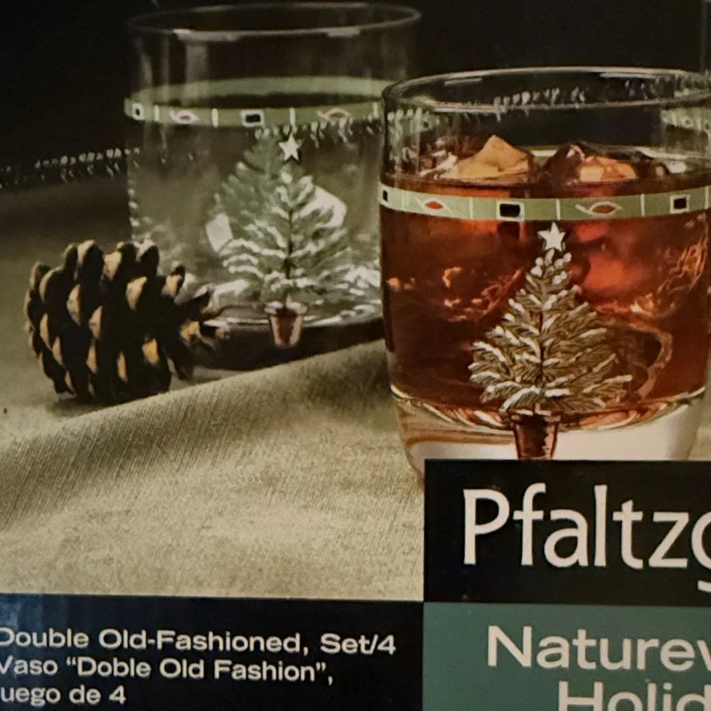 Pfaltzgraff Naturewood Holiday Glass Set of Four *box is a little worn but NU